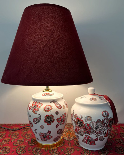 آباژور رومیزی سرامیکی و گلدان ست طرح بته جقه قرمز زرشکی